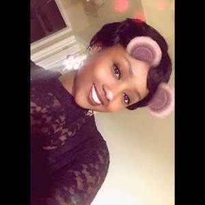 Meet your Posher, Lia